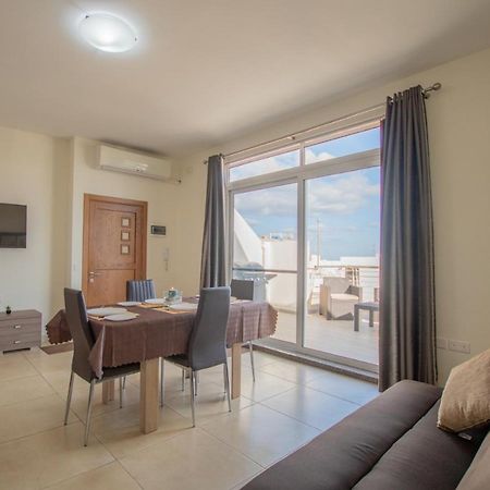 Kernice Penthouse With Sea And Country Views Of Xghajra Екстериор снимка