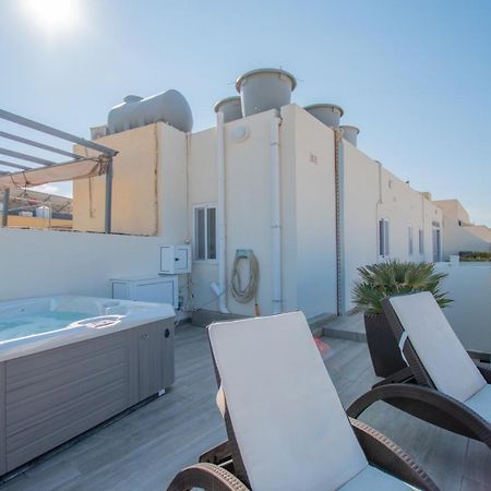 Kernice Penthouse With Sea And Country Views Of Xghajra Екстериор снимка