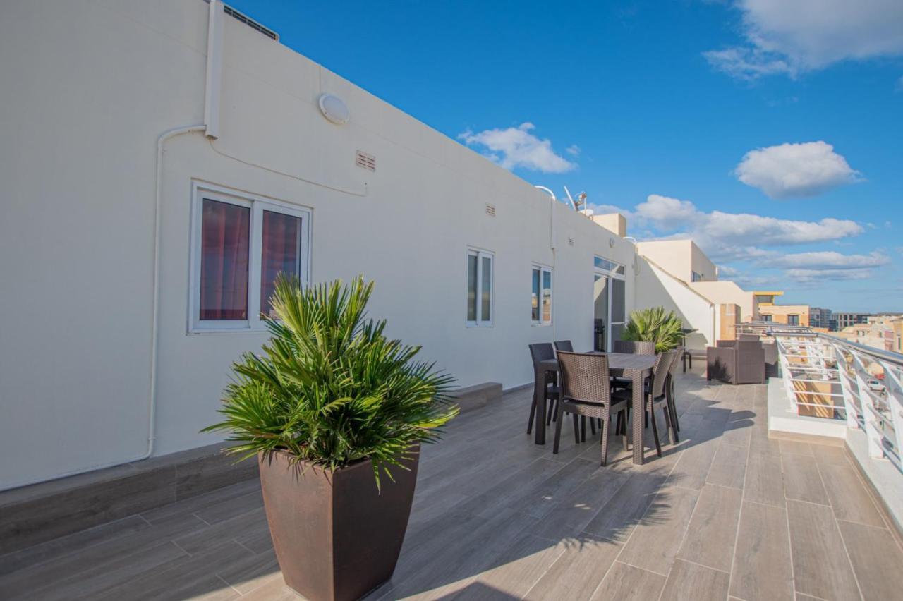 Kernice Penthouse With Sea And Country Views Of Xghajra Екстериор снимка